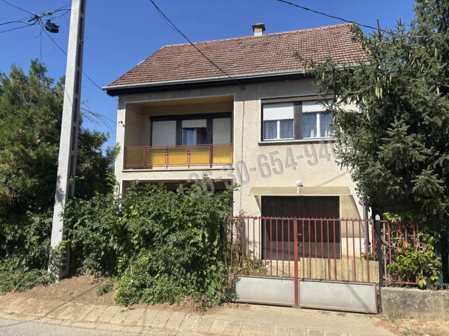 eladó családi ház, Romhány