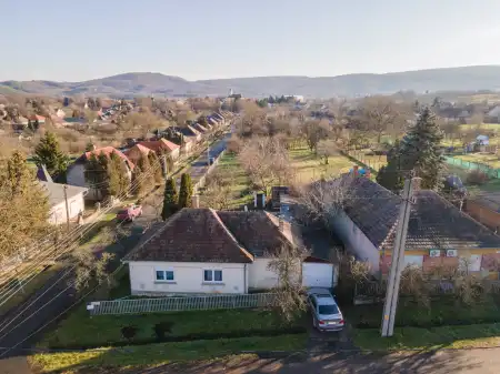 Eladó családi ház, Romhány 3 szoba 68 m² 27.9 M Ft