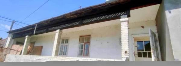 eladó családi ház, Romhány