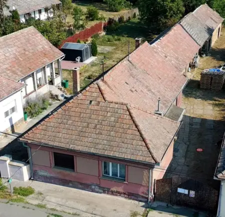 eladó családi ház, Romhány