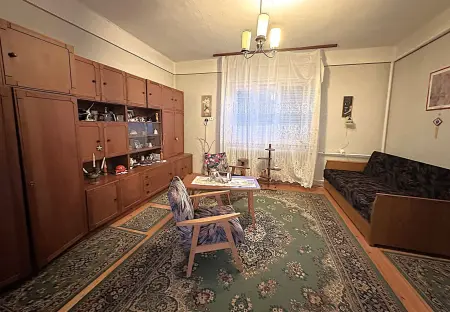 Eladó családi ház, Sándorfalva 2 szoba 120 m² 53.5 M Ft