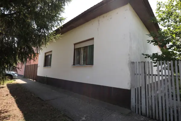 Eladó családi ház, Sándorfalva 3 szoba 100 m² 54.9 M Ft