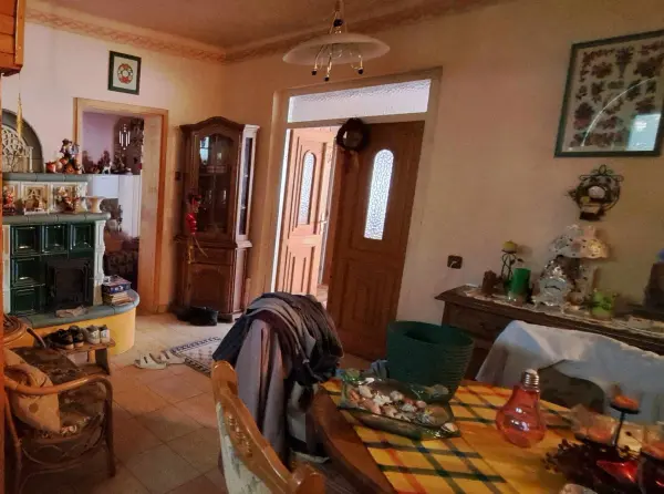 Eladó családi ház, Sarród 3 szoba 300 m² 84.9 M Ft