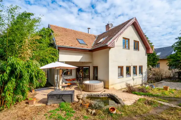 Eladó családi ház, Solymár 5+2 szoba 139 m² 117 M Ft