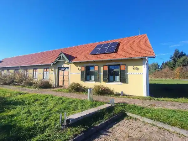 Eladó családi ház, Szalafő 10 szoba 470 m² 238 M Ft