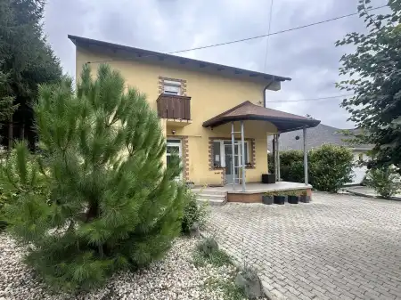 eladó családi ház, Székesfehérvár