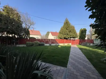 eladó családi ház, Székesfehérvár