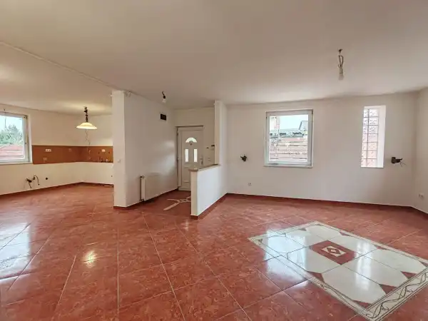 Eladó családi ház, Szigetszentmiklós 2 szoba 75 m² 79.8 M Ft