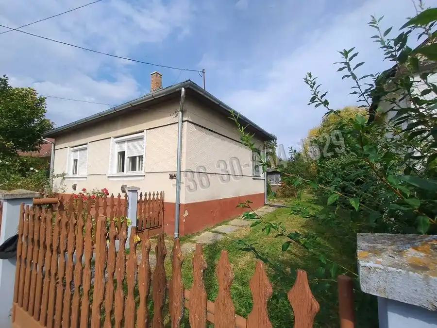 eladó családi ház, Szőce