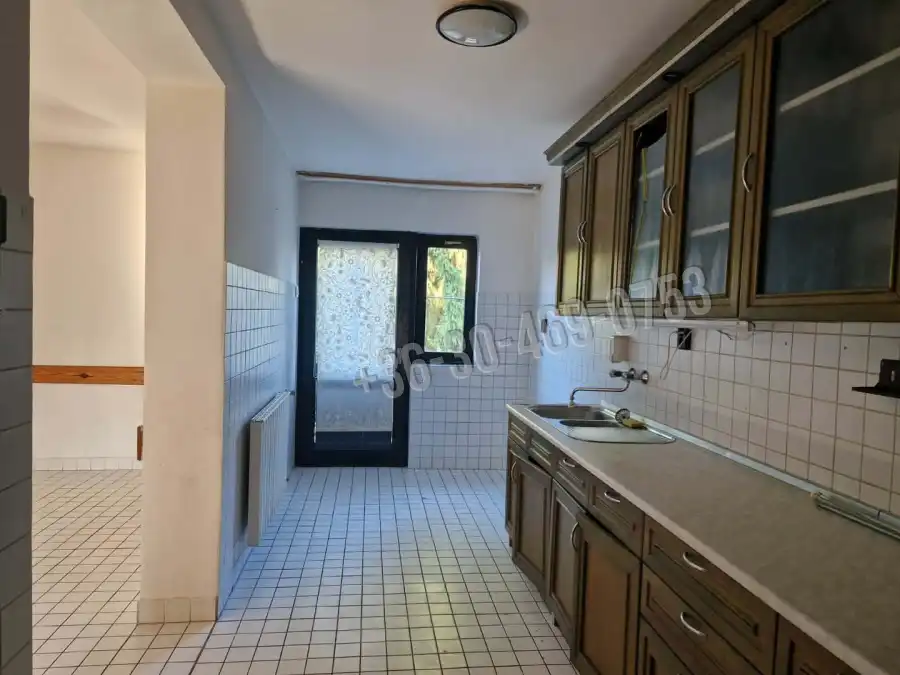 eladó családi ház, Szügy