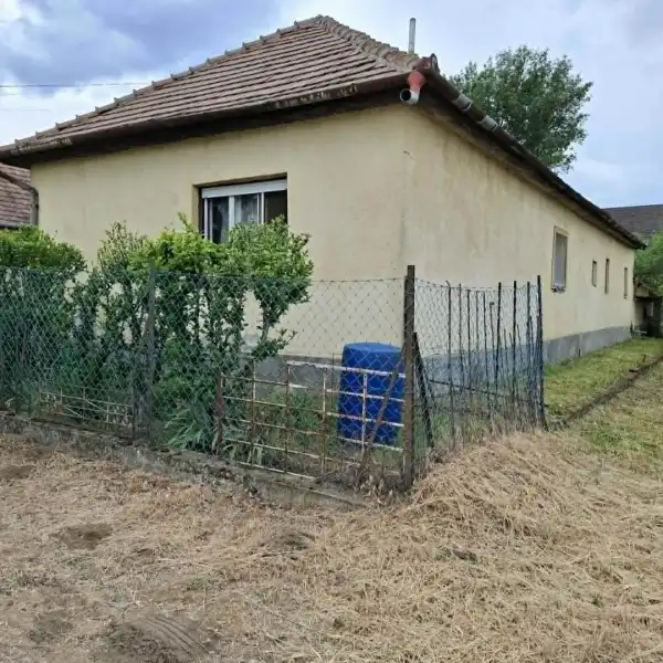 Eladó családi ház, Tápiószecső 4+2 szoba 112 m² 34.9 M Ft