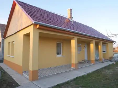 eladó családi ház, Tápiószentmárton