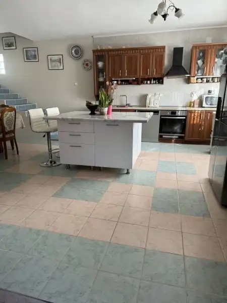 Eladó családi ház, Tárnok 4 szoba 230 m² 149.9 M Ft