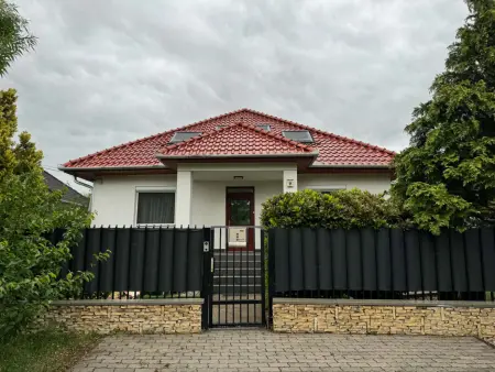 Eladó családi ház, Tata 5+2 szoba 399 m² 199 M Ft