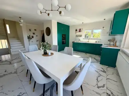 Eladó családi ház, Tata 5 szoba 210 m² 155 M Ft