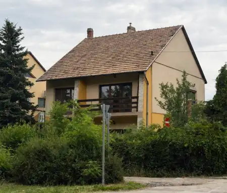 eladó családi ház, Tata