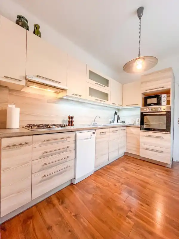Eladó családi ház, Tatabánya 3+1 szoba 120 m² 56.9 M Ft