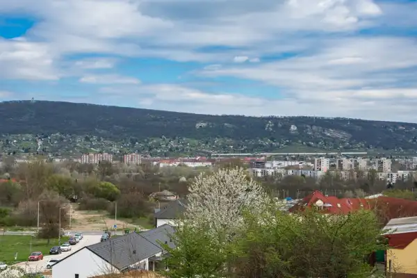 Eladó családi ház, Tatabánya 4 szoba 114 m² 137 M Ft