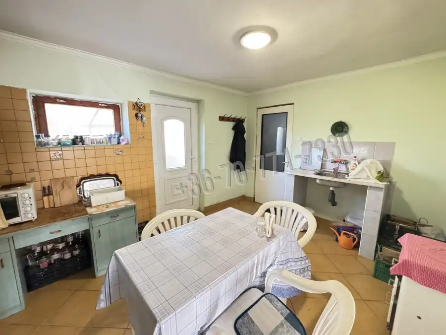 eladó családi ház, Tenk