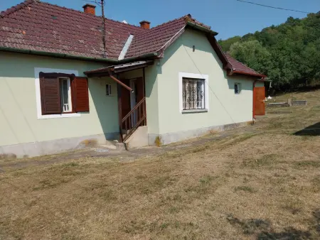 Eladó családi ház, Teresztenye 1+1 szoba 77 m² 18 M Ft