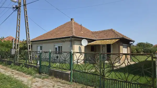 Eladó családi ház, Tiszalúc 2+1 szoba 86 m² 8.5 M Ft