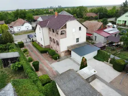 eladó családi ház, Tiszanána