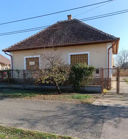 Eladó családi ház, Tóalmás 3 szoba 100 m² 36 M Ft
