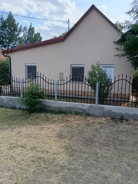 Eladó családi ház, Tóalmás 2 szoba 1100 m² 55 M Ft