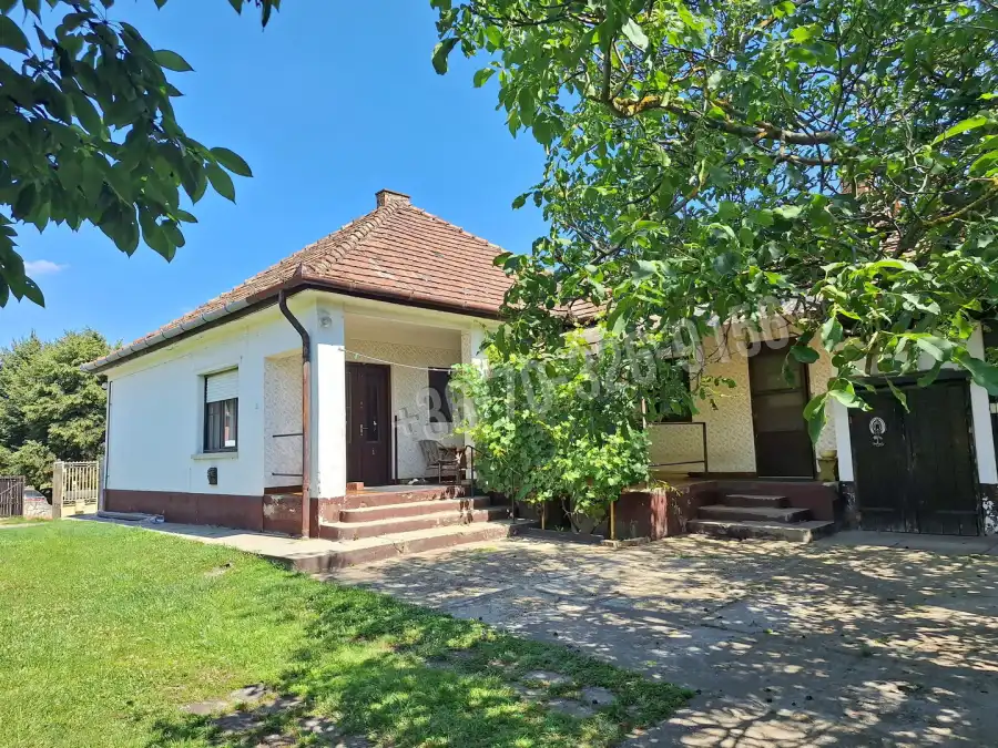 eladó családi ház, Tököl
