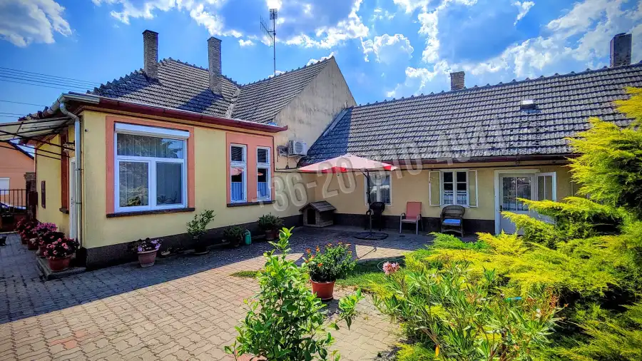 eladó családi ház, Tolna