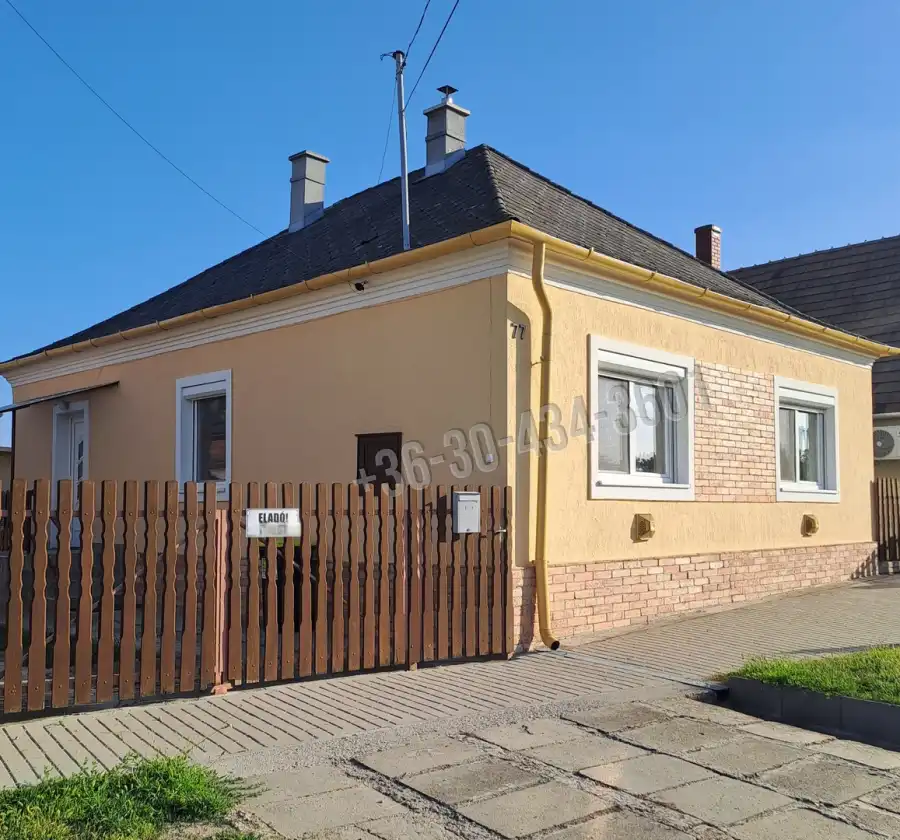 eladó családi ház, Újbarok