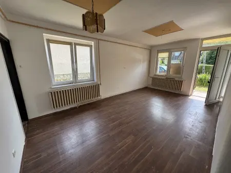 Eladó családi ház, Újkér 5 szoba 140 m² 57.9 M Ft