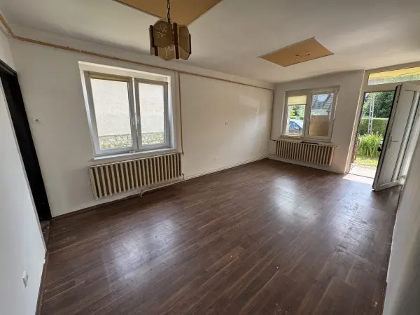 Eladó családi ház, Újkér 5 szoba 140 m² 57.9 M Ft