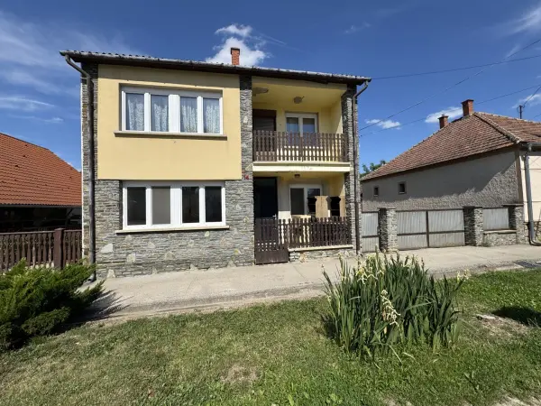 Eladó családi ház, Újkér 5 szoba 140 m² 57.9 M Ft