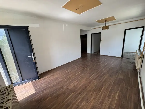 Eladó családi ház, Újkér 5 szoba 140 m² 54.9 M Ft