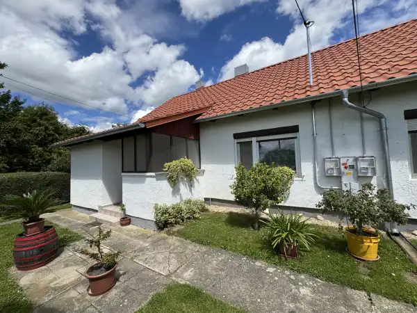 Eladó családi ház, Újudvar 2 szoba 61 m² 27.5 M Ft