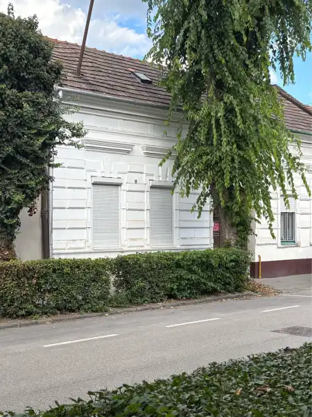eladó családi ház, Vác
