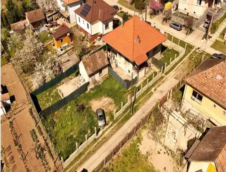 eladó családi ház, Vác