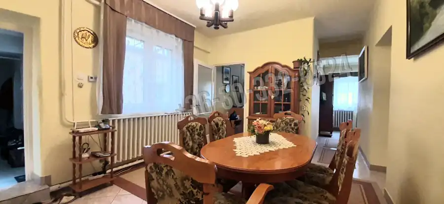 eladó családi ház, Vác