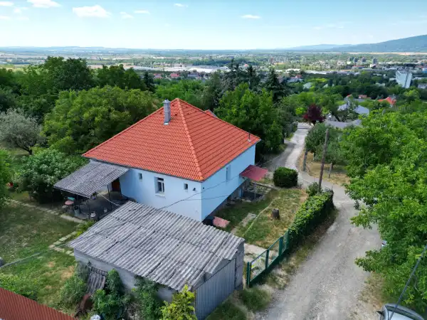Eladó családi ház, Vác 3 szoba 100 m² 91 M Ft