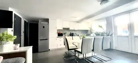 eladó családi ház, Vác