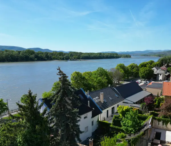 Eladó családi ház, Vác 5 szoba 1200 m² 129.9 M Ft