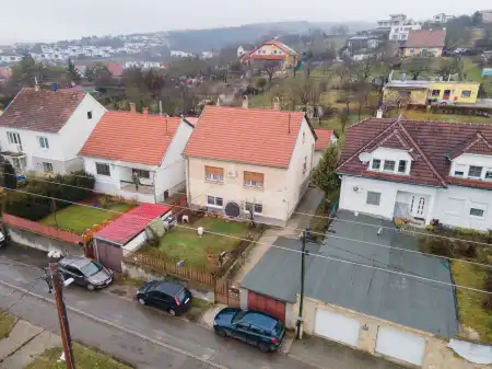 eladó családi ház, Vác