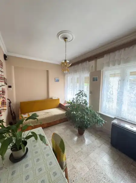 Eladó családi ház, Vál 3+1 szoba 1350 m² 55 M Ft