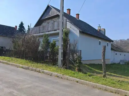 eladó családi ház, Vállus