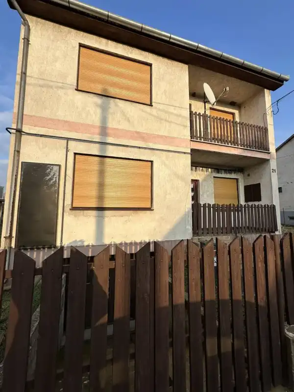 Eladó családi ház, Vámosmikola 5 szoba 140 m² 19.9 M Ft
