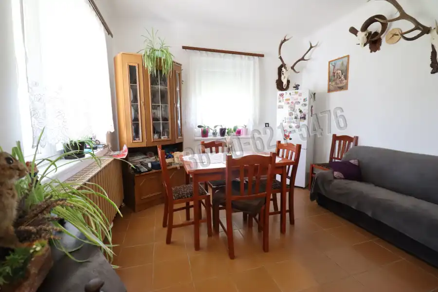 eladó családi ház, Vámosmikola