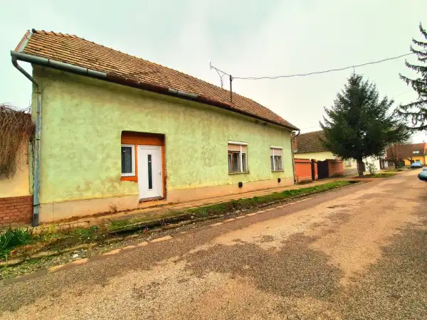 Eladó családi ház, Verőce 2+2 szoba 88 m² 39.9 M Ft