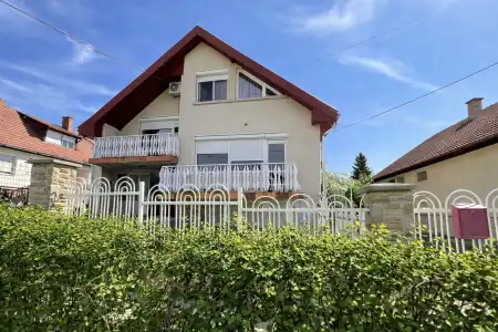 Eladó családi ház, Verőce 5 szoba 210 m² 134.9 M Ft