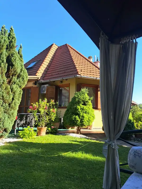 Eladó családi ház, Verőce 5 szoba 245 m² 175 M Ft
